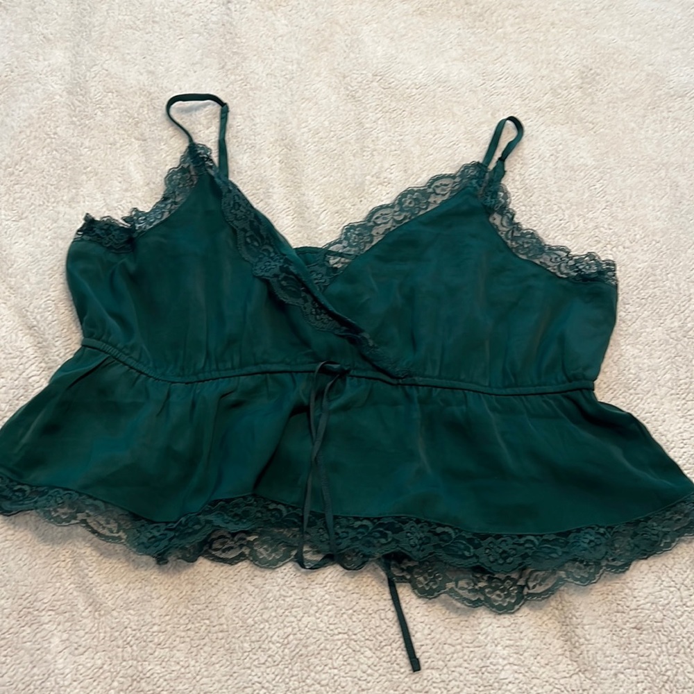 American Eagle prettiest lace trim cami